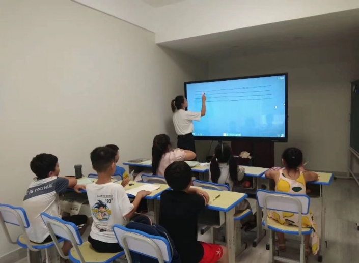 education touch monitor